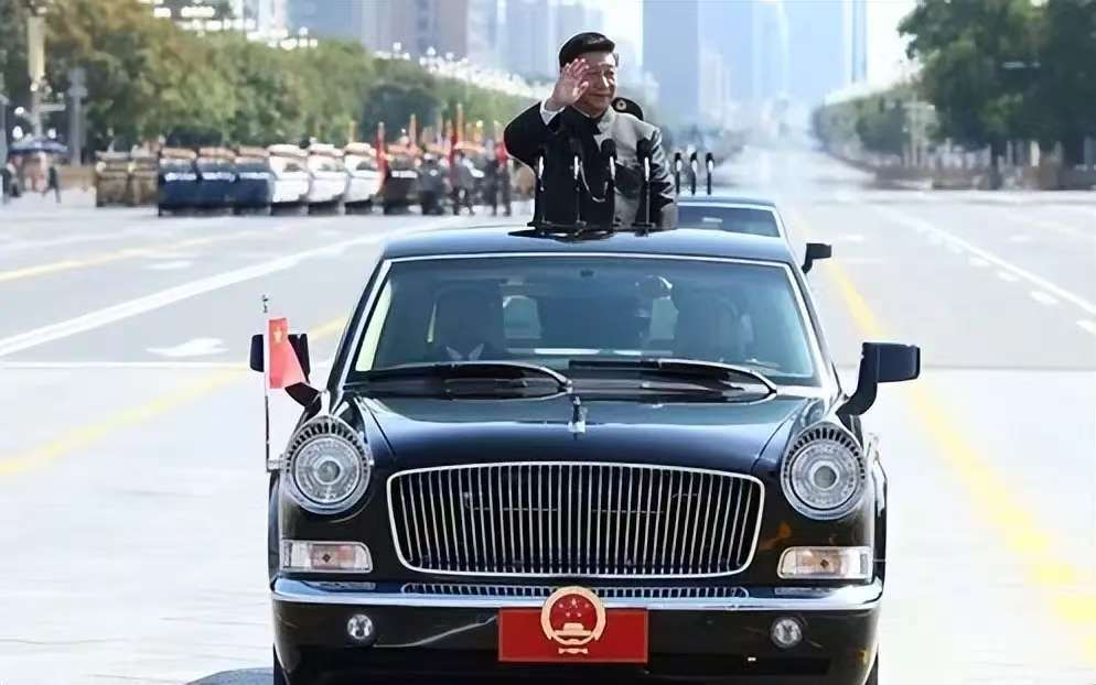 華原控股集團(tuán)組織觀看天安門(mén)廣場(chǎng)盛大閱兵式